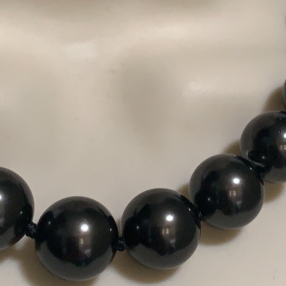 Ralph Lauren Large Black Pearl Necklace - Picture 6 of 7